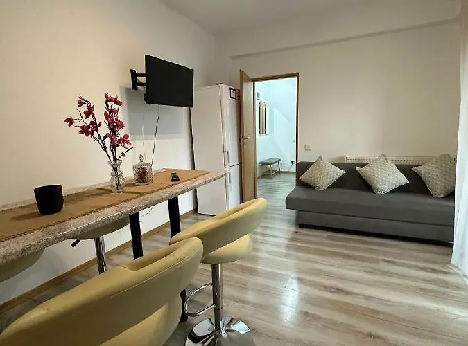 Red Corner * كلوج-نابوكا