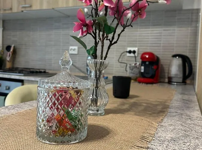 Apartment Red Corner *